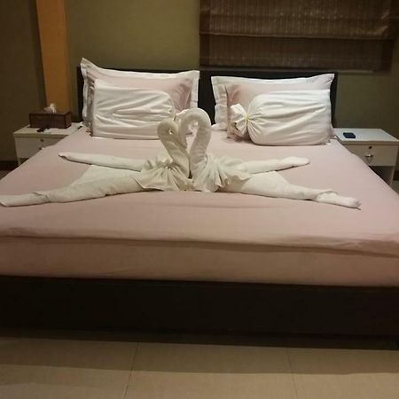 Boomerang Guesthouse And Bar Патая Екстериор снимка