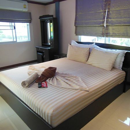 Boomerang Guesthouse And Bar Патая Екстериор снимка