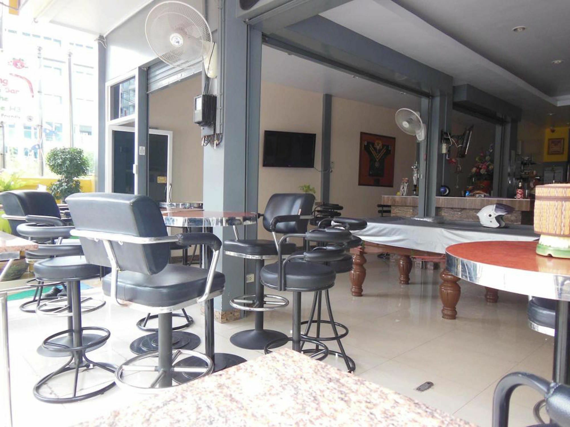 Boomerang Guesthouse And Bar Патая Екстериор снимка