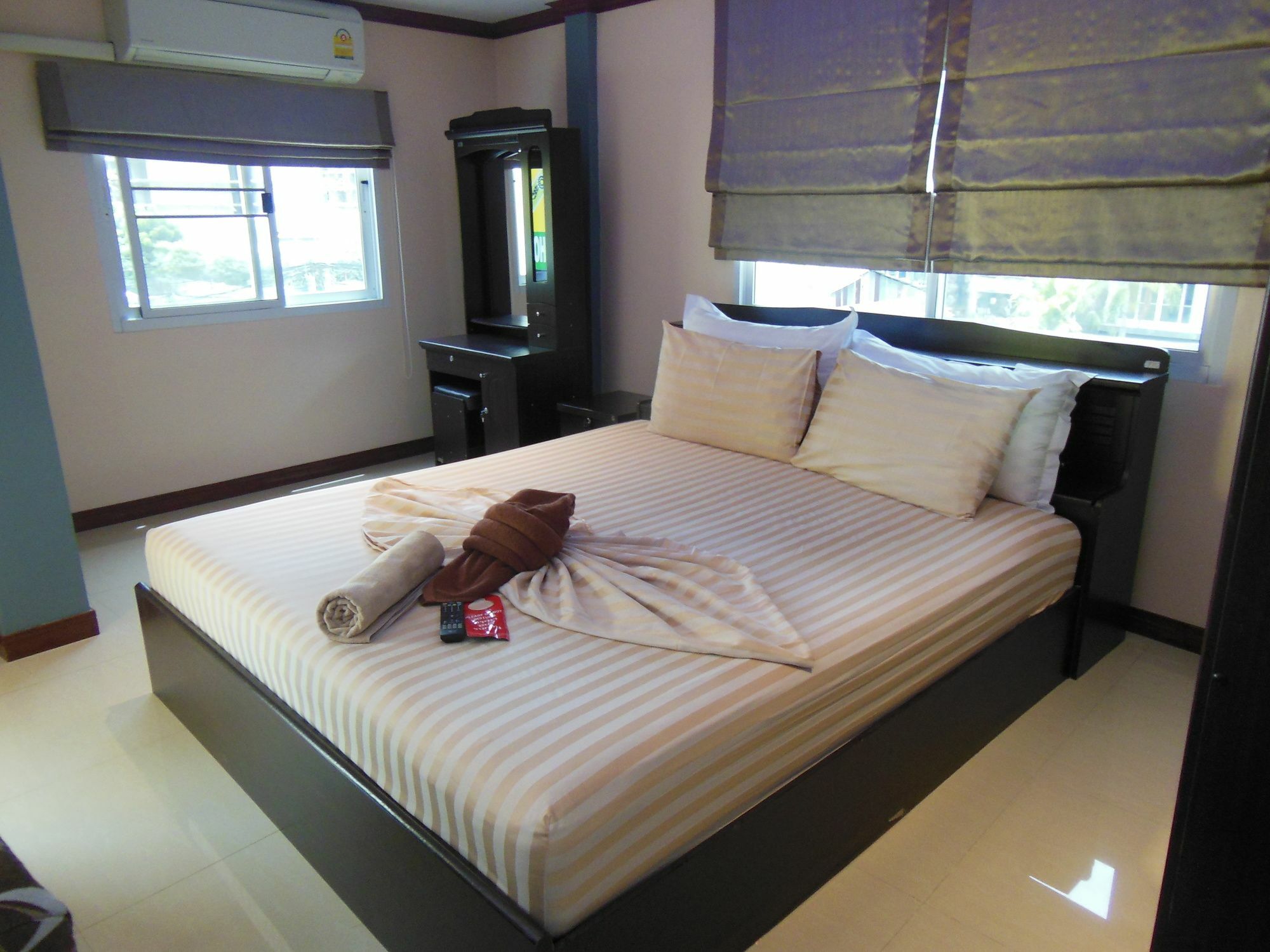 Boomerang Guesthouse And Bar Патая Екстериор снимка